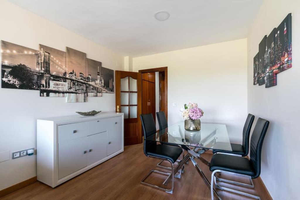 Miraflores Luxury Suites Seville Exterior photo