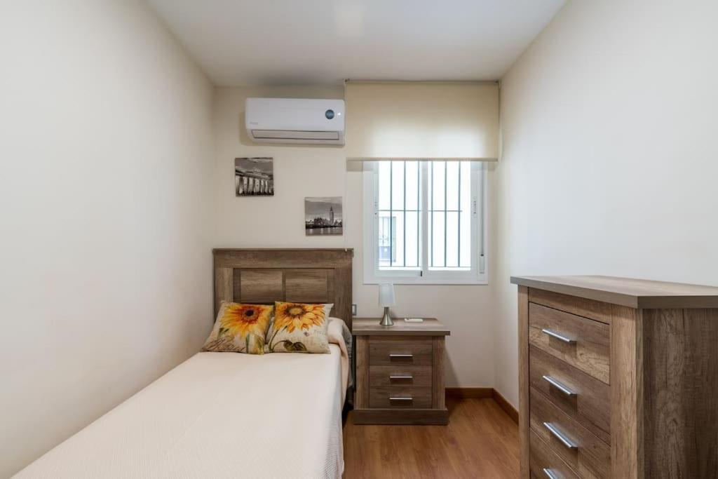 Miraflores Luxury Suites Seville Exterior photo